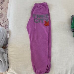 FREECITY Sweatpants in the "Pinkjuice" w/gray "FREECITYLARGE"